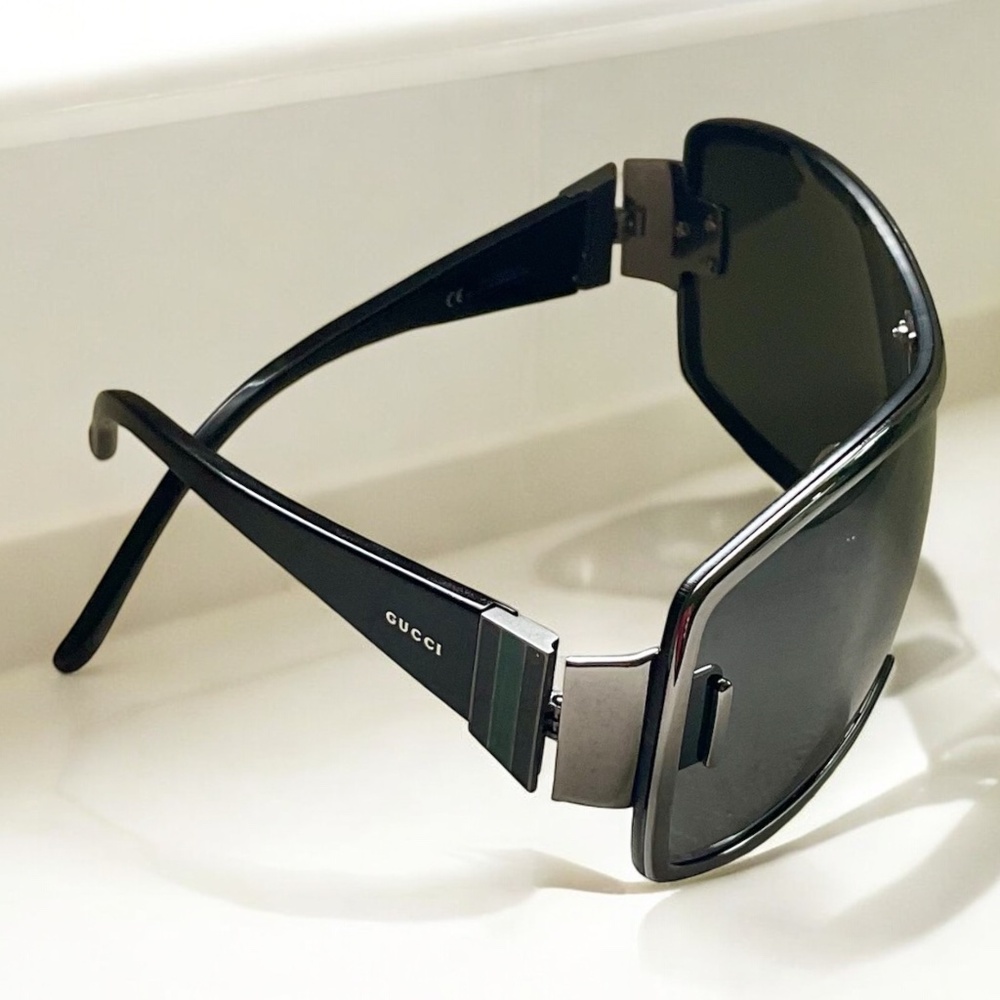 AUTHENTIC GUCCI UNISEX SUNGLASSES 🕶️ - Picture 4 of 8
